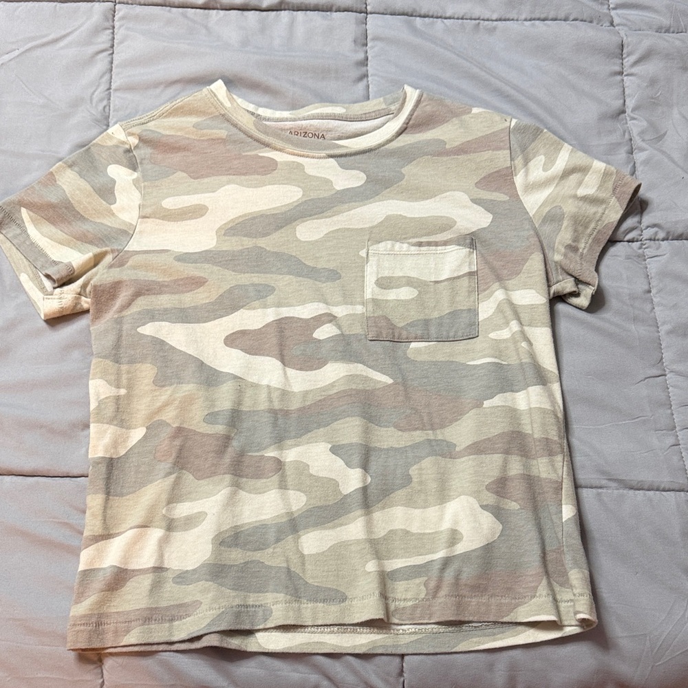 Arizona Jean Company Beige Camo Crop Top